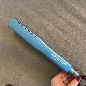 BaBylissPRO Nano Titanium 1
1|2" Vented lonic Flat Iron
Hair Straightener